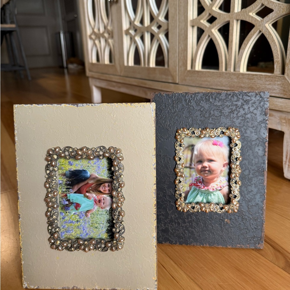 Z Gallerie Black and Cream Picture Frames with Ornate Accents - set of 2 - 4x6